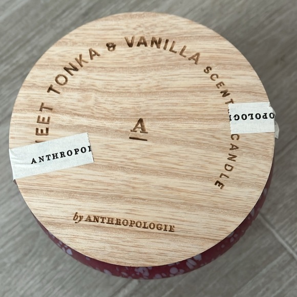 The Gather Candle by Anthropologie: Sweet Tonka & Vanilla - Picture 2 of 5
